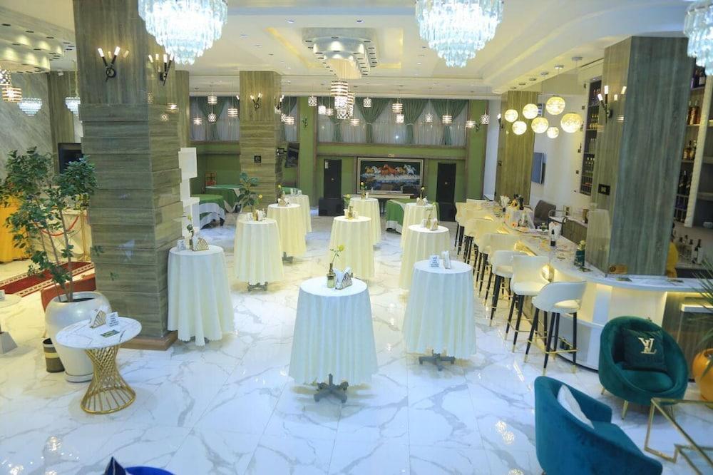 Cyan Hotel Addis-Abeba Extérieur photo