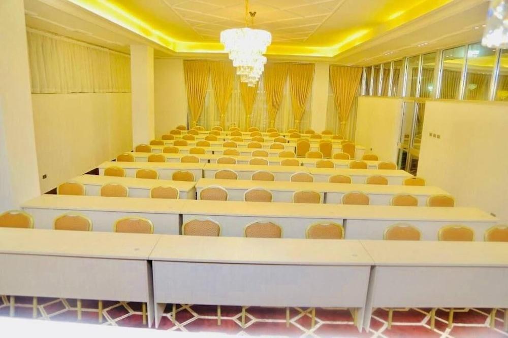 Cyan Hotel Addis-Abeba Extérieur photo