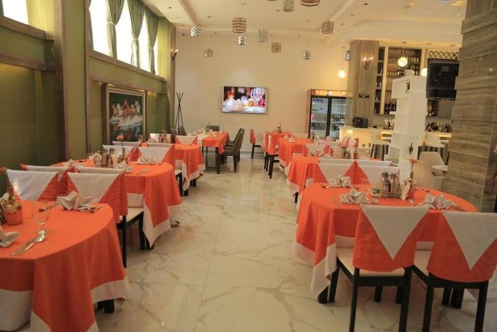 Cyan Hotel Addis-Abeba Extérieur photo
